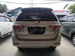 Dijual mobil Toyota Fortuner 2.5 G AT 2012 dengan harga terjangkau, Jawa Barat  10
