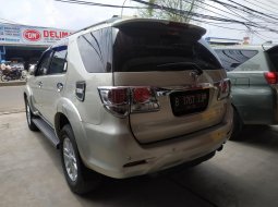 Dijual mobil Toyota Fortuner 2.5 G AT 2012 dengan harga terjangkau, Jawa Barat  9