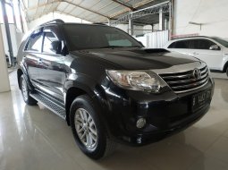 Jual mobil Toyota Fortuner 2.5 G AT 2013 terawat di Jawa Barat  3