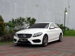 Mobil Mercedes-Benz C-Class 2019 C200 terbaik di Jawa Timur 6