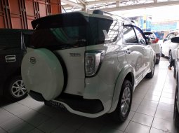 Jual cepat mobil Daihatsu Terios R MT 2017 di Jawa Barat  8