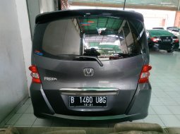 Jual Mobil Bekas Honda Freed PSD 2011 di Bekasi 4