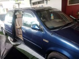 Mobil Kia Carnival 2004 GS dijual, Jawa Barat 6