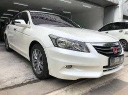 Mobil Honda Accord 2011 VTi-L dijual, Jawa Timur 2