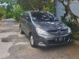 Dijual mobil bekas Toyota Kijang Innova V Luxury, Bali  1