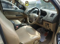 Dijual mobil Toyota Fortuner 2.5 G AT 2012 harga terjangkau di Jawa Barat 6