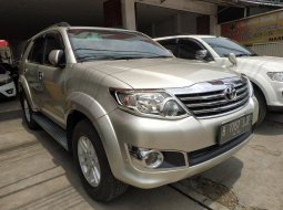 Dijual mobil Toyota Fortuner 2.5 G AT 2012 harga terjangkau di Jawa Barat 4