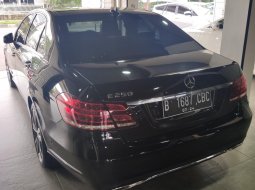 Dijual Mobil Mercedes-Benz E-Class E250 2014 di DKI Jakarta 2