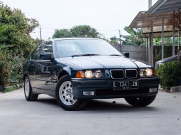 Dijual mobil BMW 3 Series 318i 1997 bekas, Jawa Barat 10