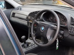 Dijual mobil BMW 3 Series 318i 1997 bekas, Jawa Barat 1