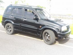 Jawa Timur, dijual mobil Suzuki Escudo 2.0i Manual 2001 bekas  4