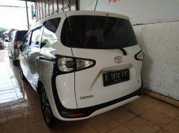 Mobil bekas Toyota Sienta V AT 2016, Jawa Barat  4