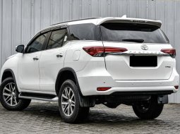 Jual mobil Toyota Fortuner VRZ 2019 dengan harga terjangkau di DKI Jakarta 5