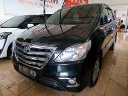 Jual mobil Toyota Kijang Innova 2.0 G AT 2014 dengan harga terjangkau di Jawa Barat  3