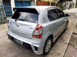 Dijual mobil bekas Toyota Etios Valco TOM"S Edition, Jawa Barat  10