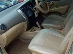 Dijual mobil bekas Nissan Grand Livina , Jawa Timur  9