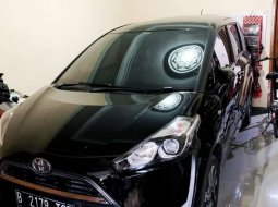 Mobil Toyota Sienta 2017 V dijual, DKI Jakarta 4