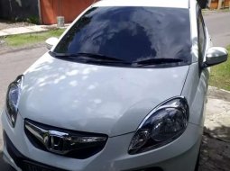 Mobil Honda Brio 2014 E terbaik di Jawa Tengah 4