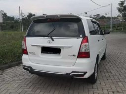 Jawa Timur, Toyota Kijang Innova E 2.0 2013 kondisi terawat 2