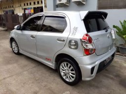 Dijual mobil bekas Toyota Etios Valco TOM"S Edition, Jawa Barat  4