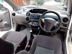 Dijual mobil bekas Toyota Etios Valco TOM"S Edition, Jawa Barat  1