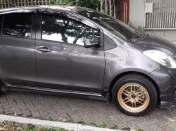 Jual cepat Toyota Yaris E 2013 di Jawa Timur 9