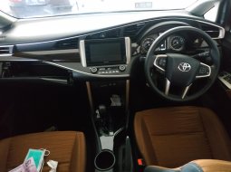 Jual mobil Toyota Kijang Innova 2.0 V AT 2018 murah di Jawa Barat  3