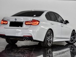 Jual mobil BMW 3 Series 330i Sport 2018 dengan harga terjangkau di DKI Jakarta 1
