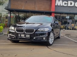 Jual cepat mobil BMW 5 Series 528i F10 LCI Facelift 2014 di DKI Jakarta 2