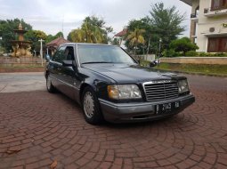 Jual mobil Mercedes-Benz E-Class E 320 1990 murah di DIY Yogyakarta 9