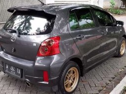 Jual cepat Toyota Yaris E 2013 di Jawa Timur 6