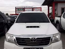 Jual cepat Toyota Hilux E 2014 di Riau 6