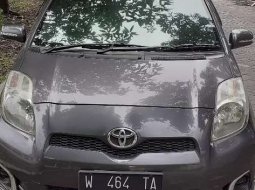 Jual cepat Toyota Yaris E 2013 di Jawa Timur 2