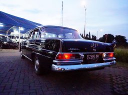 Dijual Mobil Mercedes-Benz 220E 2.2 Manual 1965 di Jawa Timur 5