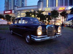 Dijual Mobil Mercedes-Benz 220E 2.2 Manual 1965 di Jawa Timur 8