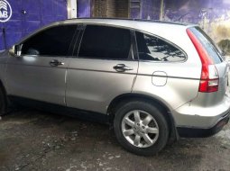 Mobil Honda CR-V 2008 2.4 terbaik di Bali 4