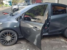 Mobil Mazda 2 2011 Sedan terbaik di Jawa Tengah 5