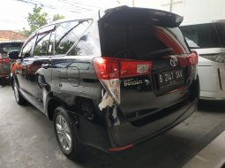 Jual mobil Toyota Kijang Innova Reborn 2.0 G AT 2016 dengan harga terjangkau di Jawa Barat  3