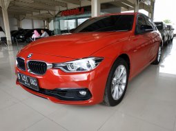 Jual mobil BMW 3 Series 320i AT 2016 terawat di Jawa Barat  6