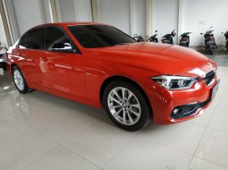 Jual mobil BMW 3 Series 320i AT 2016 terawat di Jawa Barat  5