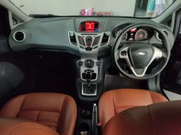 Jual cepat Ford Fiesta Trend 2011 di Jawa Timur 5