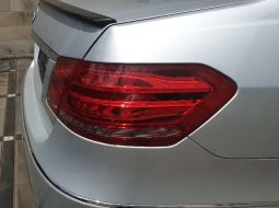 Dijual mobil bekas Mercedes-Benz E-Class E 300, DKI Jakarta  15