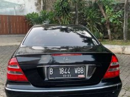 DKI Jakarta, Mercedes-Benz E-Class 260 2006 kondisi terawat 7