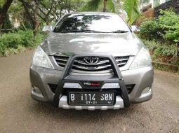 DKI Jakarta, Toyota Kijang Innova V 2011 kondisi terawat 1