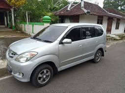 Mobil Daihatsu Xenia 2011 Li DELUXE terbaik di Jawa Tengah 6