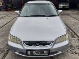 Mobil Honda Accord 2000 VTi-L terbaik di Jawa Tengah 1