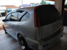 Jual mobil Honda Stream 1.7 2002 dengan harga murah di Jawa Tengah 2