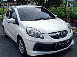 Dijual Cepat Mobil Honda Brio E 2012 di Jawa Tengah 4