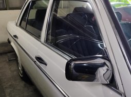 Jual Cepat Mercedes-Benz E-Class 280 E 1990 di DKI Jakarta 5