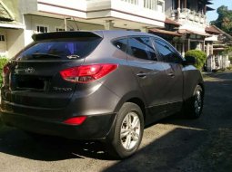 Sumatra Utara, Hyundai Tucson 2011 kondisi terawat 11